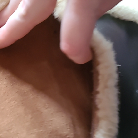 UGG shearling and leather crossbody - Picture 12 of 12